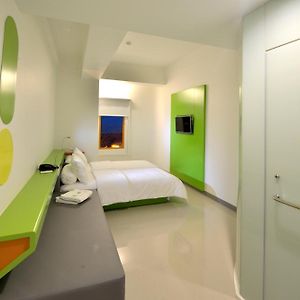 Pop! Hotel Stasiun Kota Surabaya